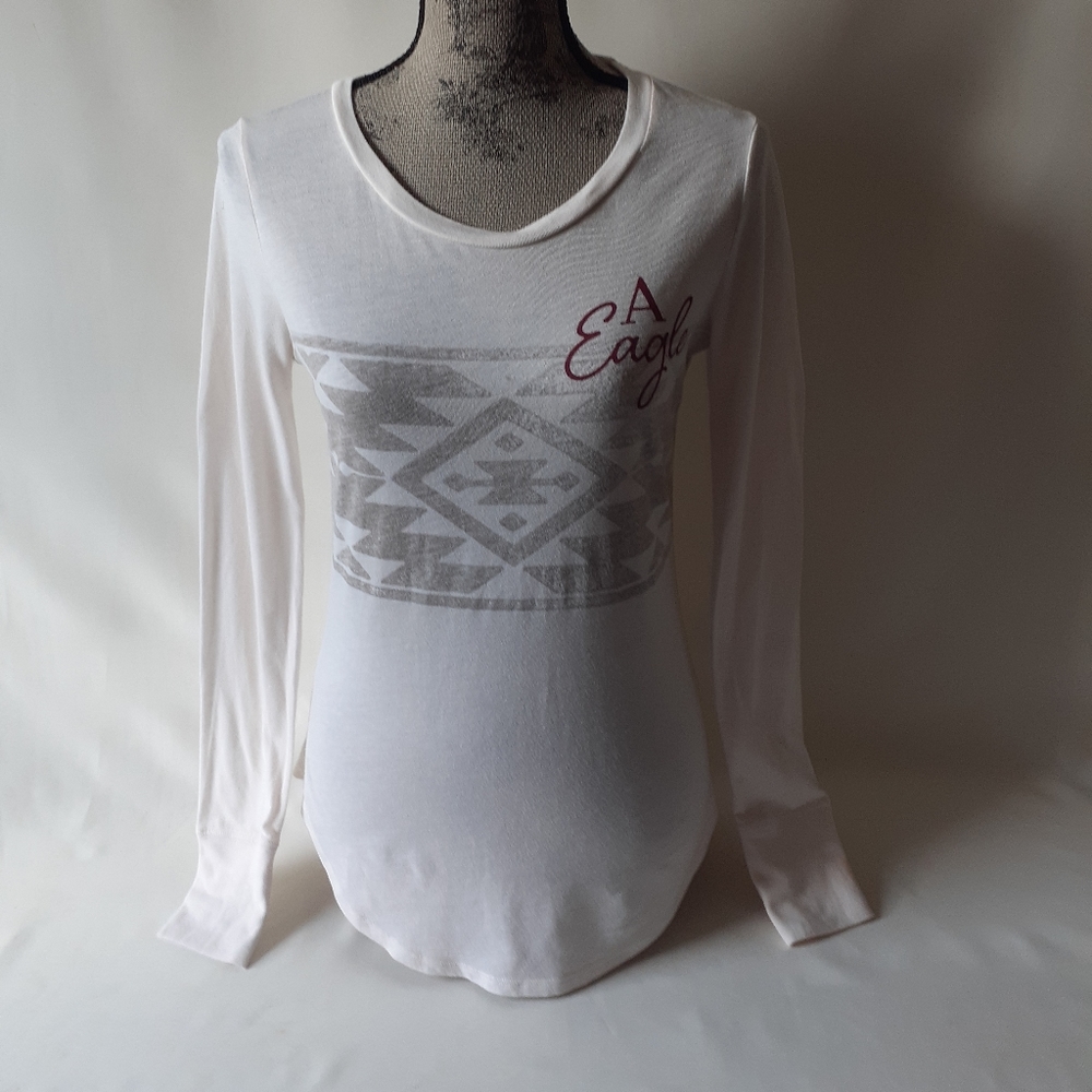 American Eagle women's long sleeve graphic top